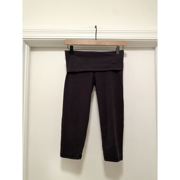 VS Pink Vintage Y2K Fold Over Capri Animal Print Yoga Crop Leggings Size XS - Picture 3 of 7